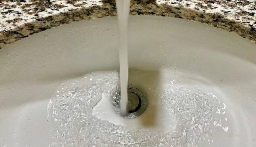 Image of drinking water from the tap that is contaminated by PFAS.